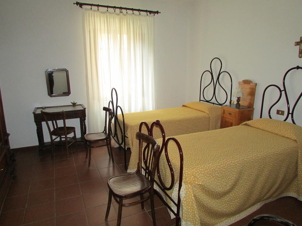 Agriturismo Dea Valfabbrica Luaran gambar
